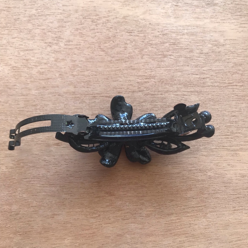 Accessories - Picture 3 of 3